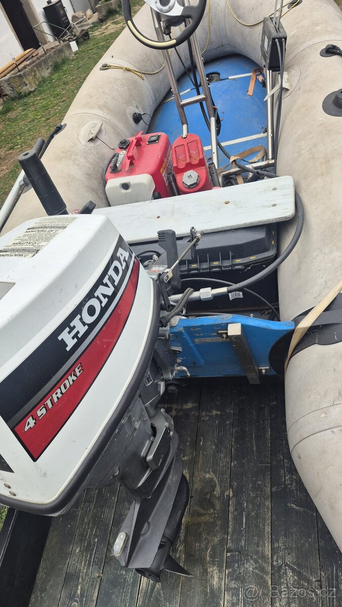 Motorový člun - 7