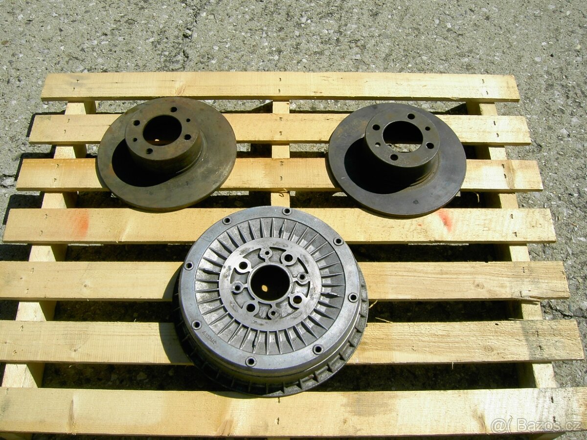 Lada 2101 vačková hřídel, brzdové kotouče a buben - 7