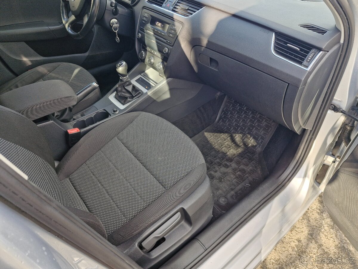 škoda Octavia Combi 2.0 TDI, LED, PDC - 7