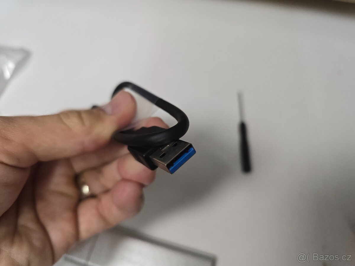 USB adaptér pro M.2 NVME SSD šedý nový - 7