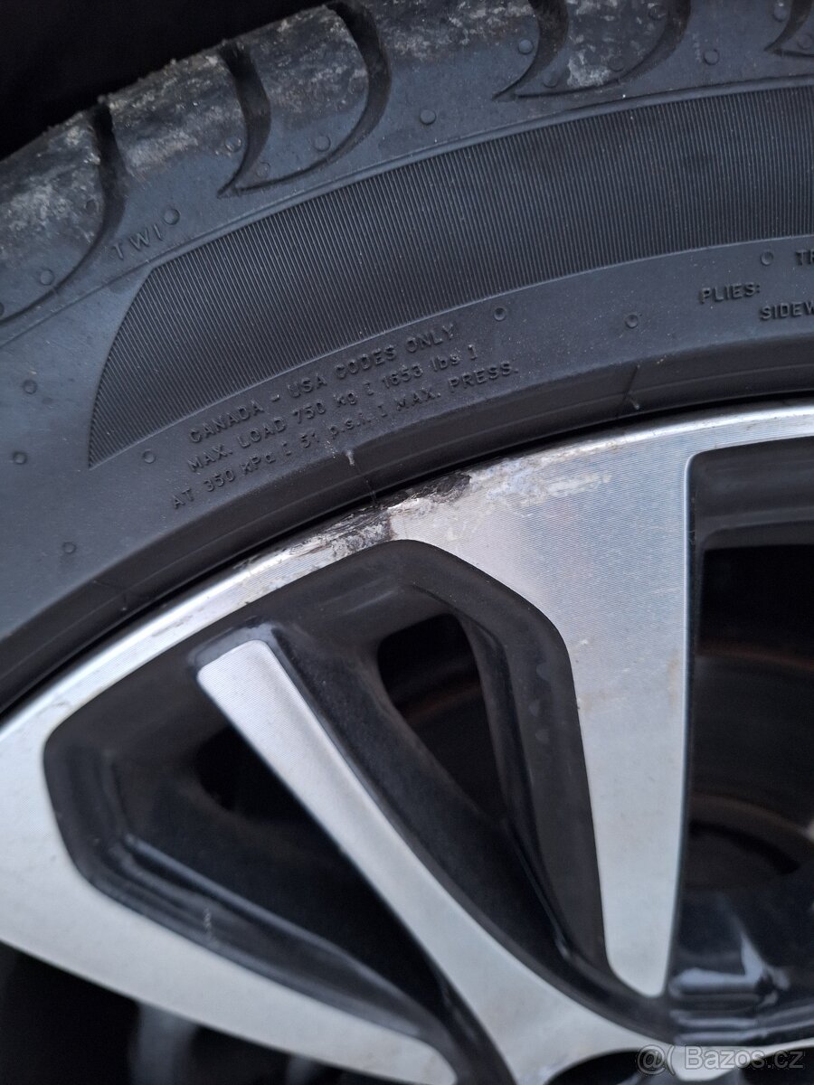 Initiale Paris R19 - 7