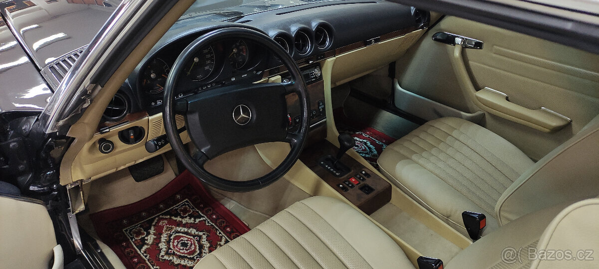 Mercedes-Benz SL R107 560 - 7