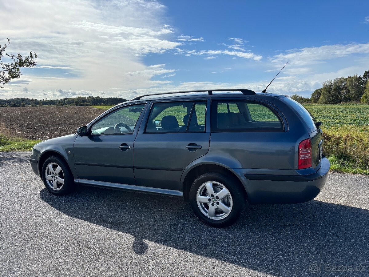 Škoda Octavia Combi 1.6i Tour - po servisu - 7