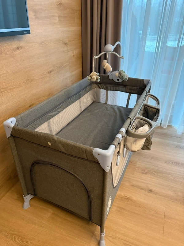 Kinderkraft cestovní postýlka s doplňky - 7