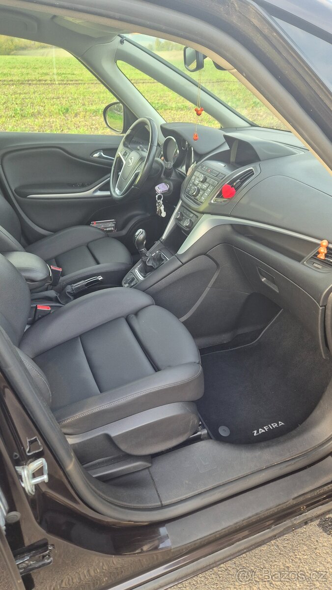 Opel zafira tourer - 7