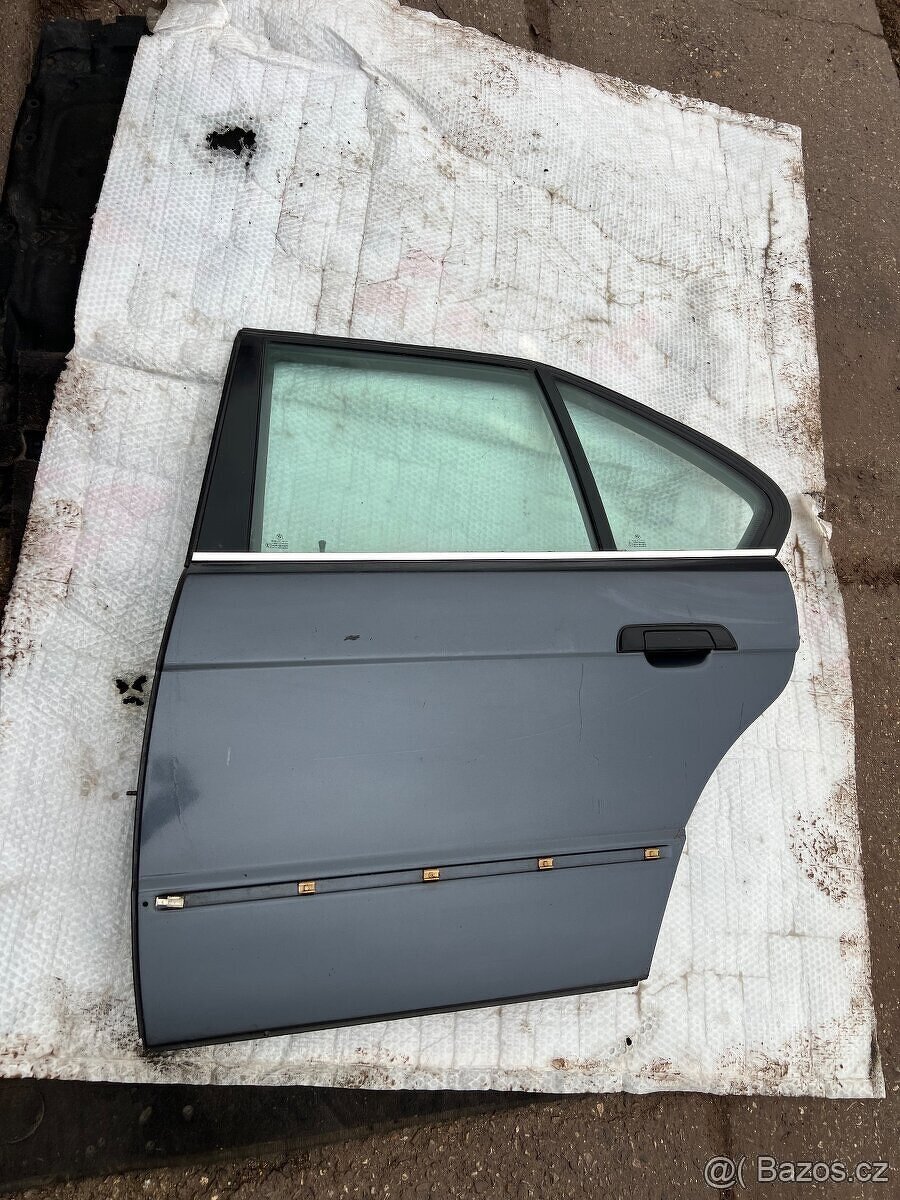 BMW e34 sedan / touring = karosářské díly - 7