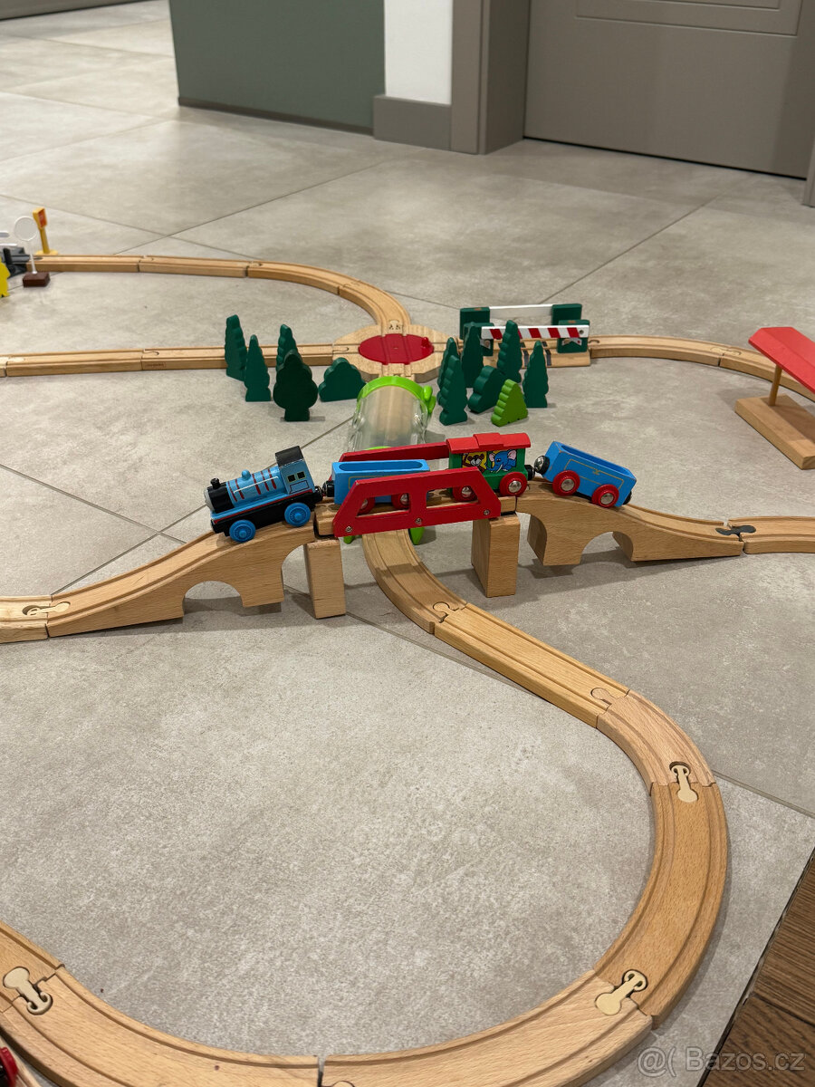 Vláčkodráha s Brio doplňky - 7
