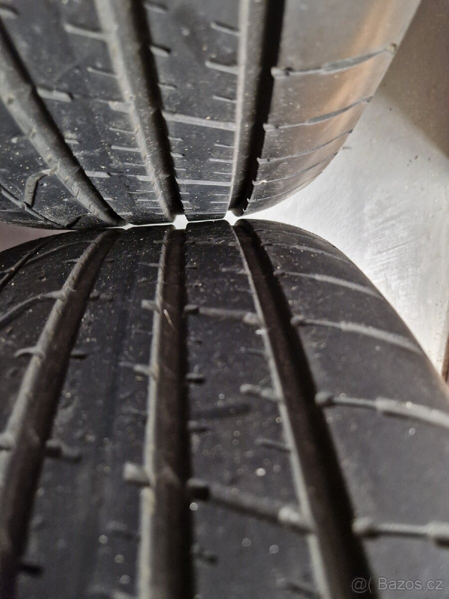 Pneu Pirelli P Zero 245/45 R19 - 7