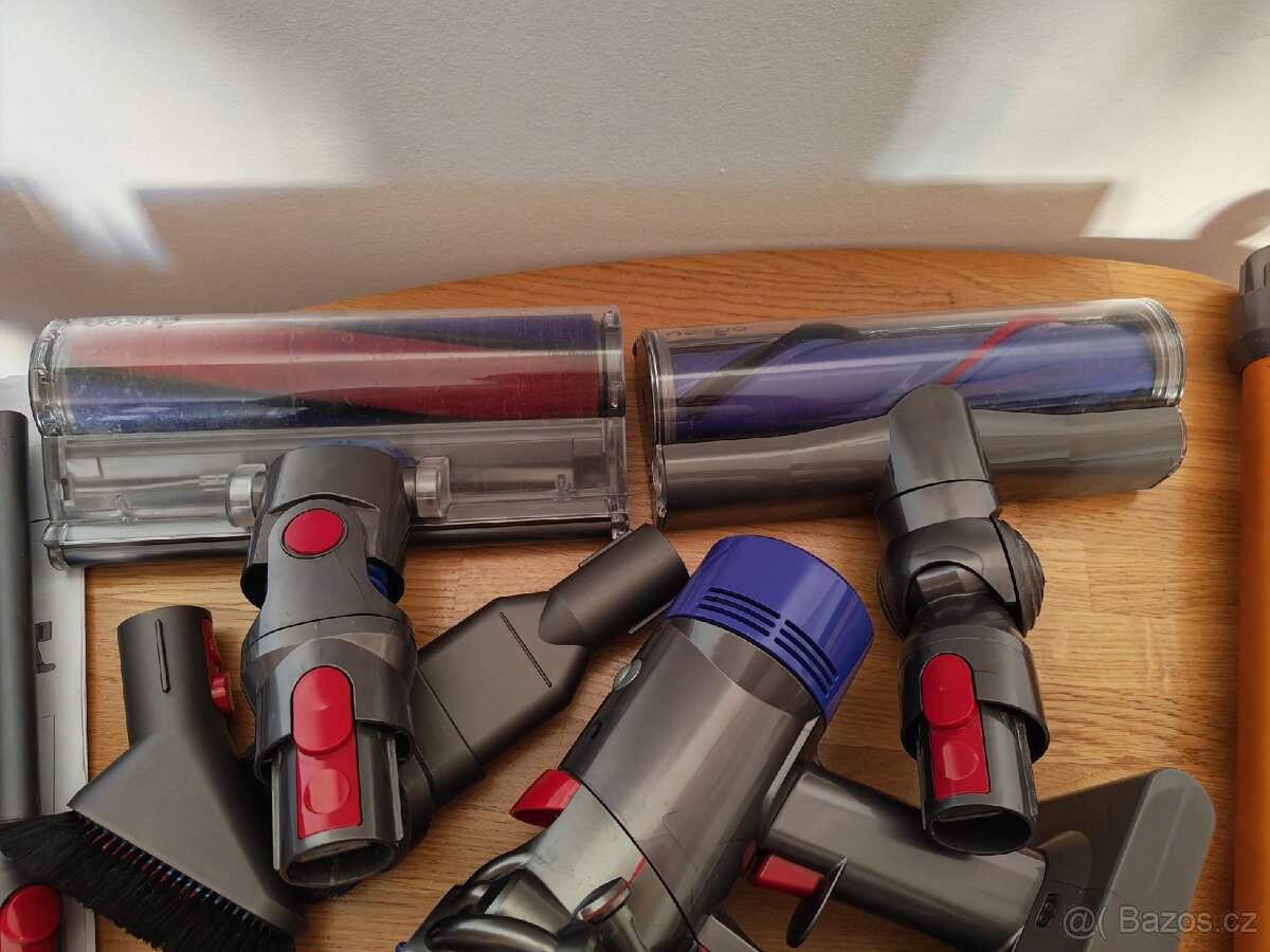 Vysavač Dyson V8 - 7