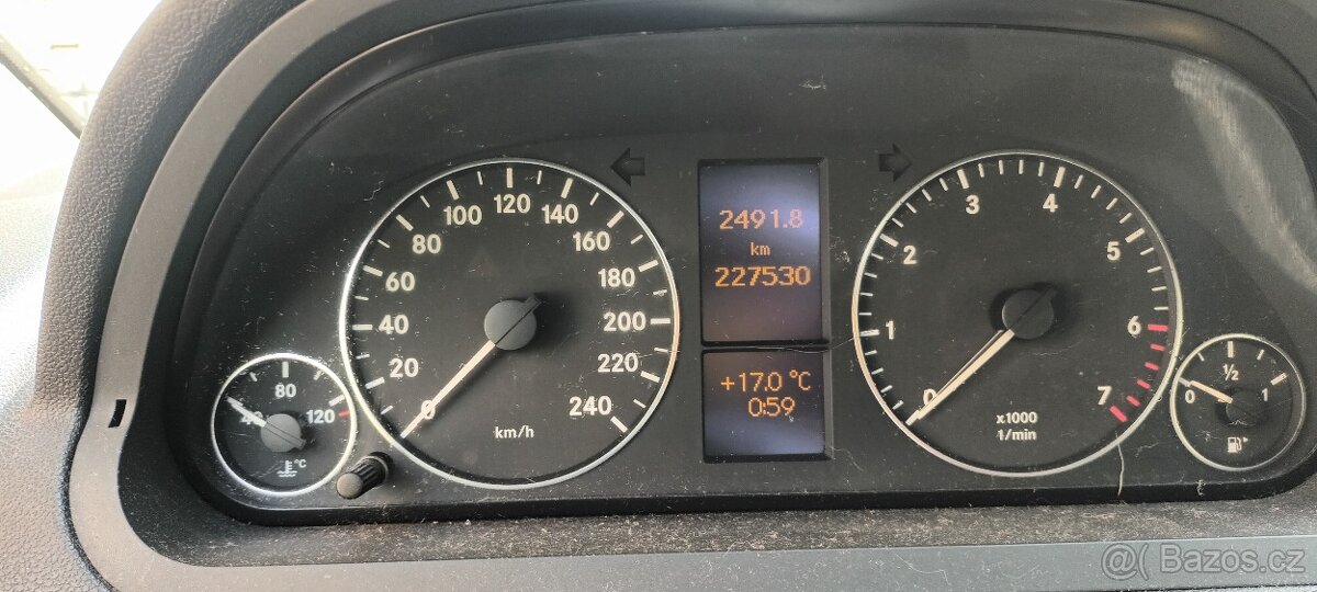 Mercedes benz A170 - 7