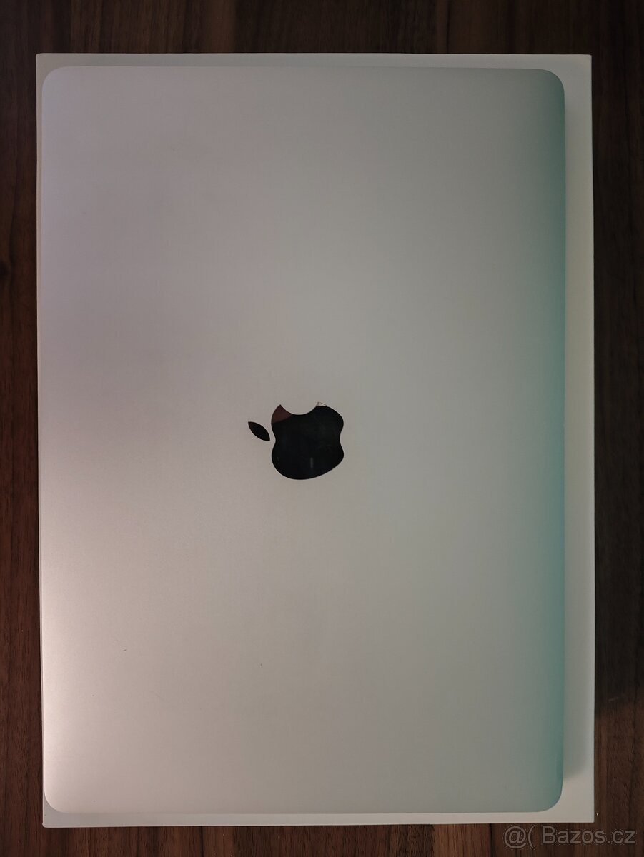 MacBook Pro 2017 | i5 • 8GB • 256GB SSD - 7