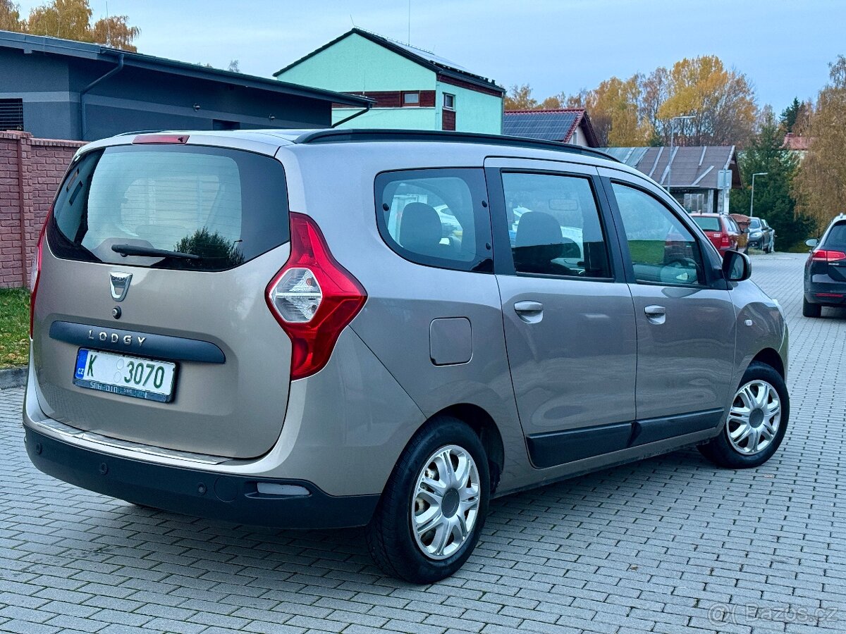 Dacia Lodgy 1.6i 7 míst, Navi, servis - 7