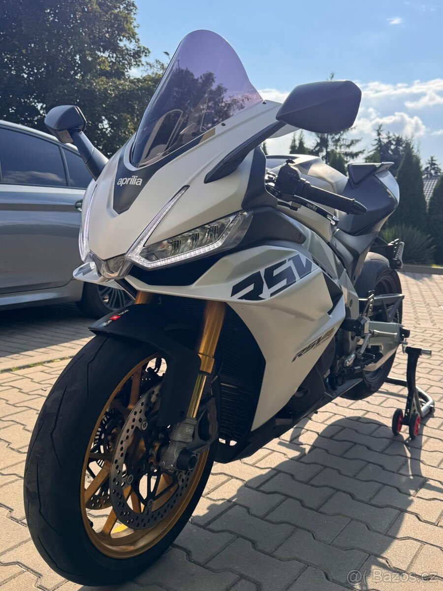 Aprilia RSV4 1100 Factory Ultra Gold - 7