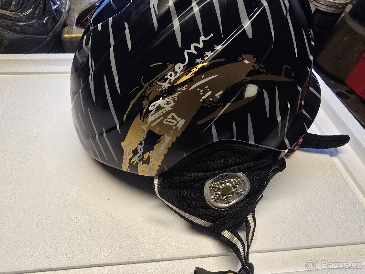 Helma na lyže a brusle - 7