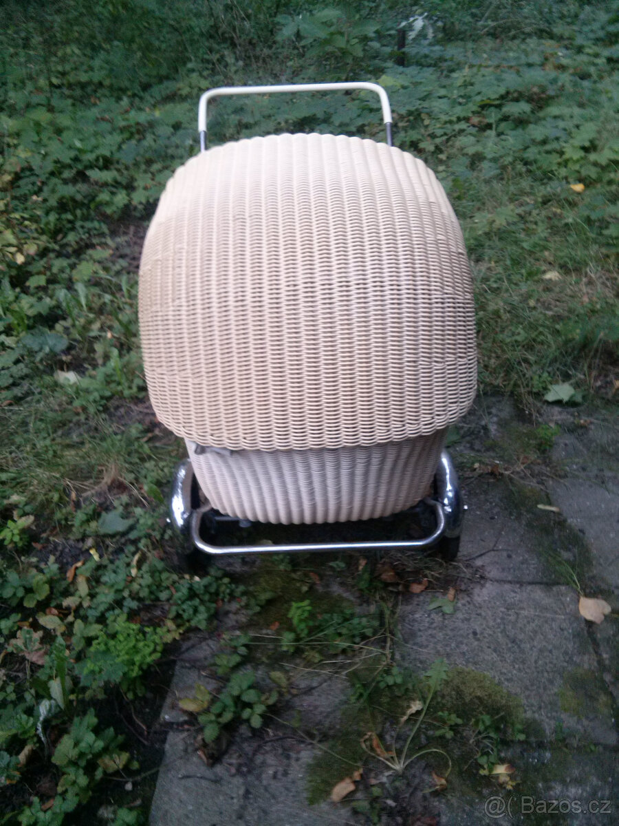 SBĚRATELSKY KOČAREK PRO PANENKU PO RENOVACI - BUŽIRKA - 7