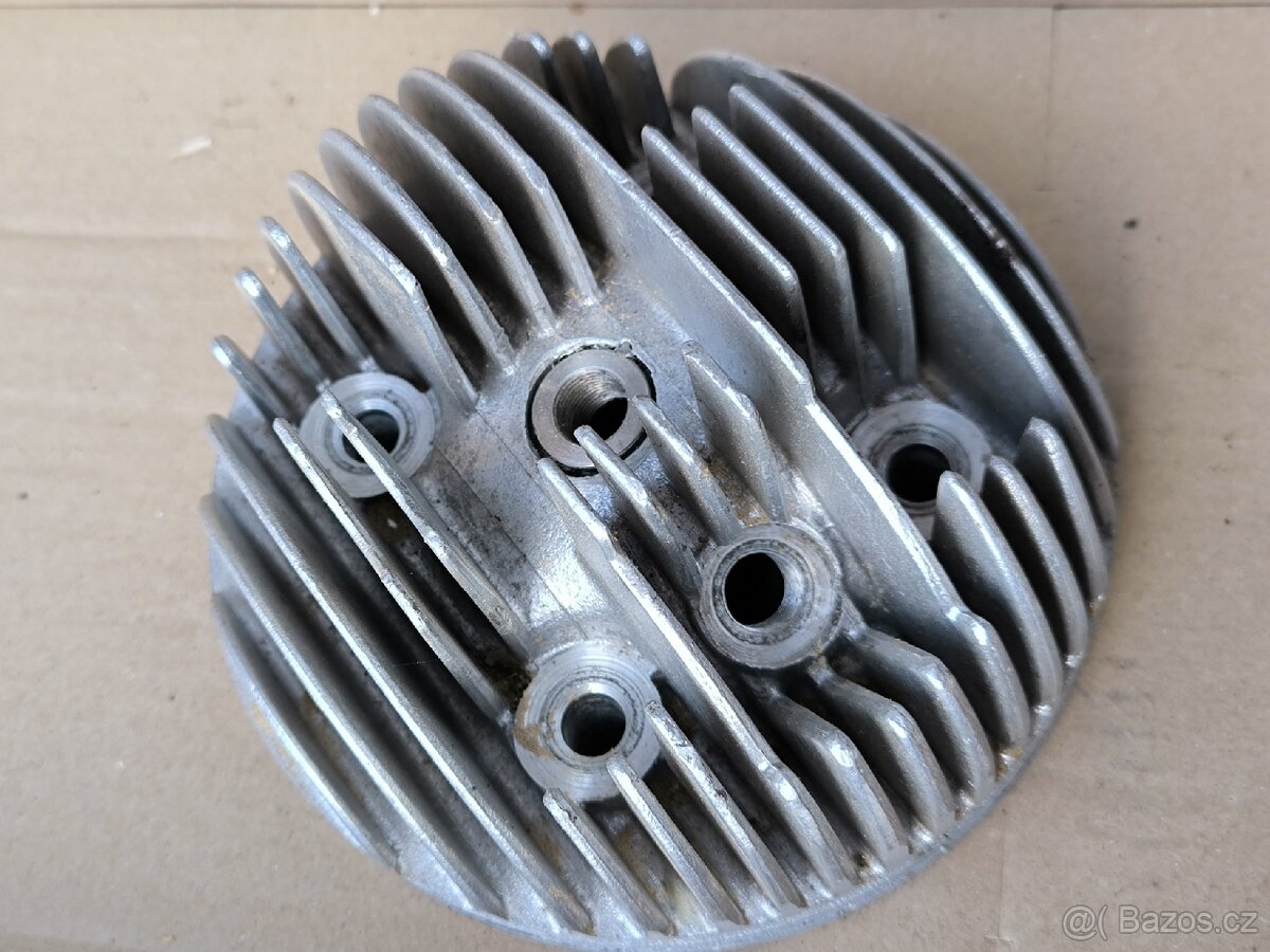 Hlava válce motoru BD 1S 72a - 7