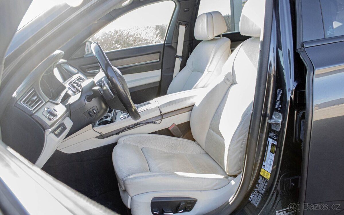 BMW 750i xDrive 2015 - 7