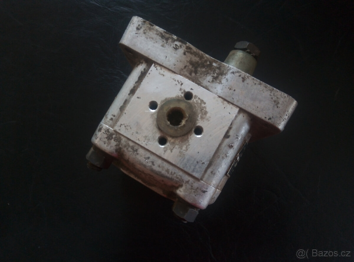 hydraulické čerpadlo 2 různé kusy - 7