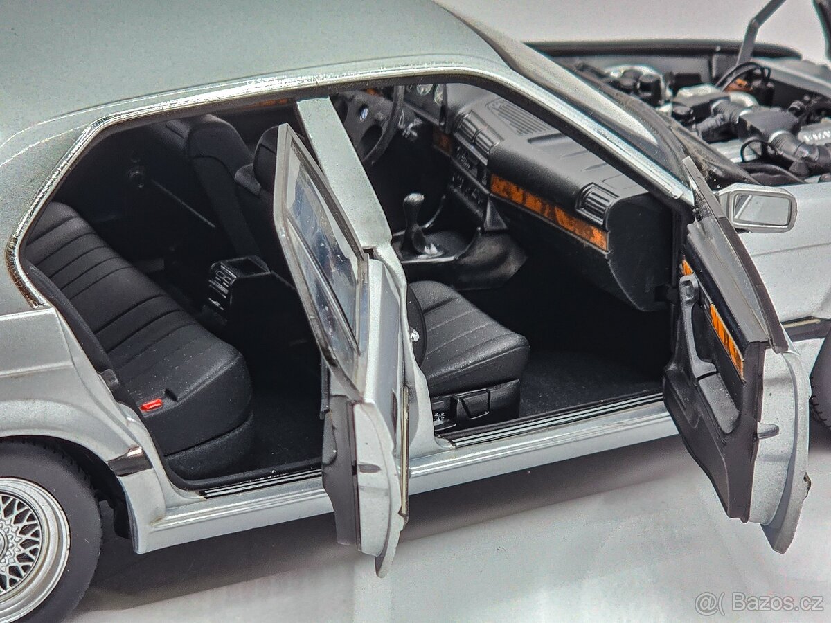 BMW E32 730i 1:18 Minichamps - 7