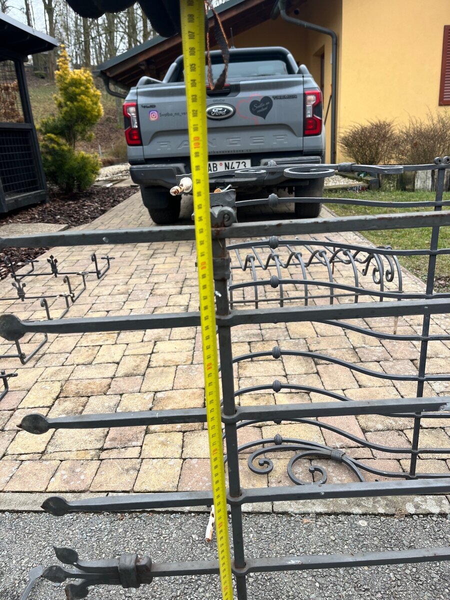 Okenní mříže + držáky pod květináče - 7