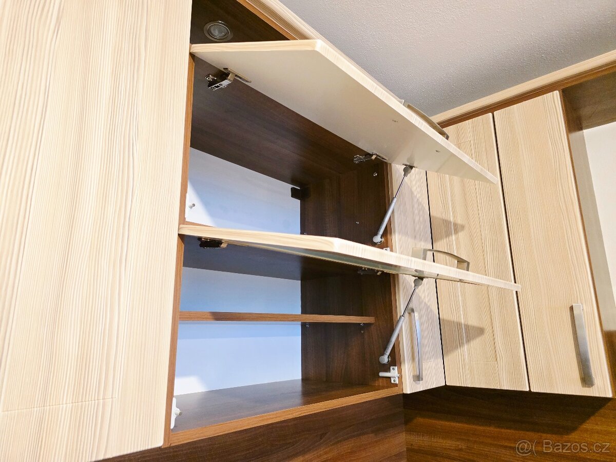 Kuchyňská linka se spotřebiči - 7