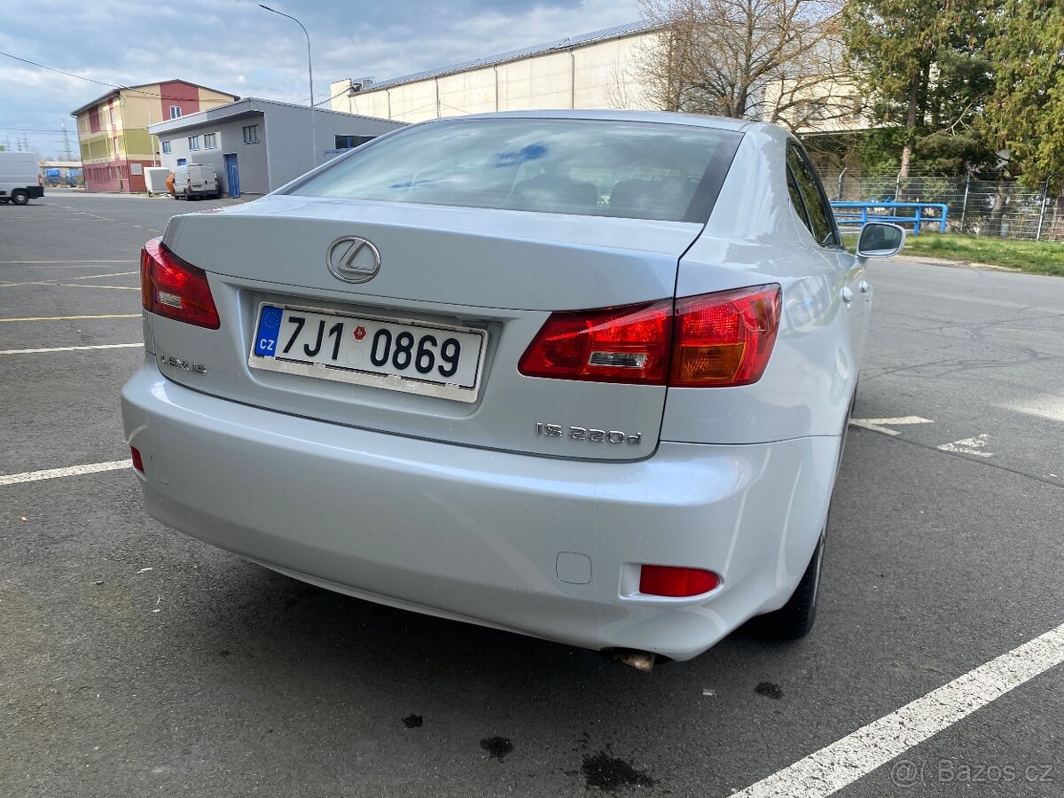 Lexus IS220D rok 2011 - 7