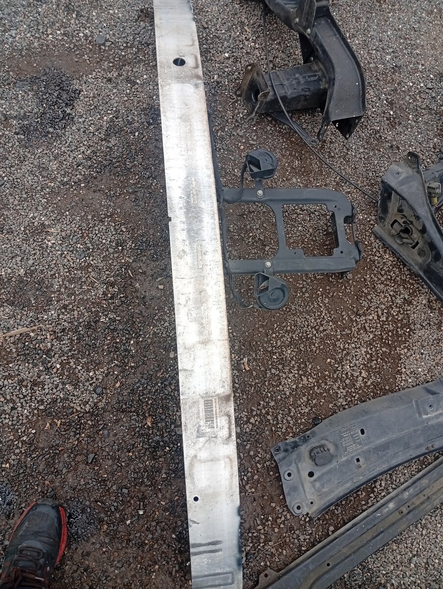 MERCEDES ML W164 PŘEDNÍ ČELO, VÝZTUHY, SAHARA S CHLADIČI - 7