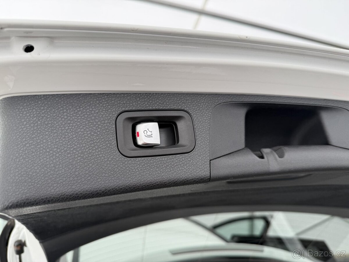 Mercedes-Benz Třídy E, 300de 9G DPH PLUG-IN 4X4 1-MAJ - 7