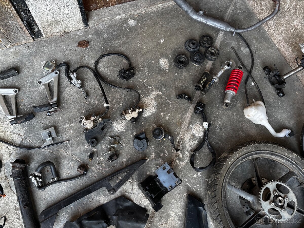 Honda cbr125r náhradní díly - 7