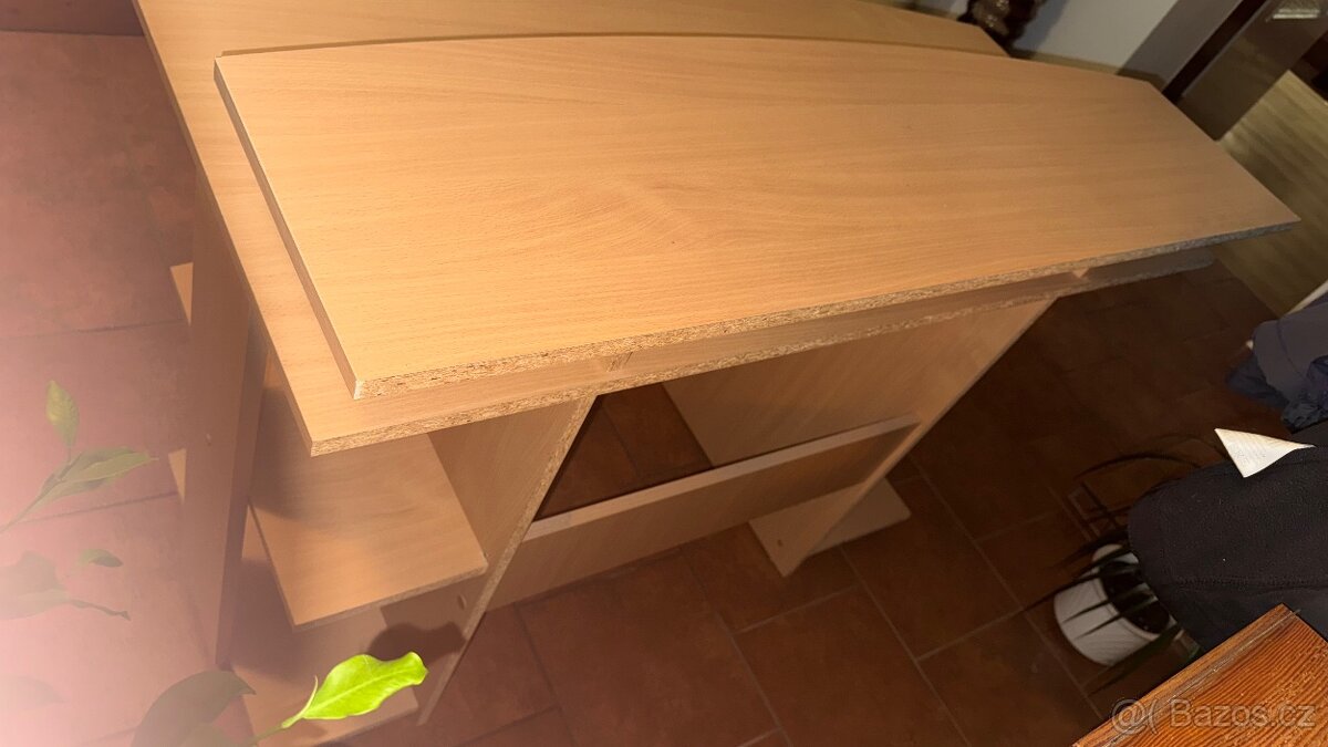 Kancelářský stůl na PC - 7
