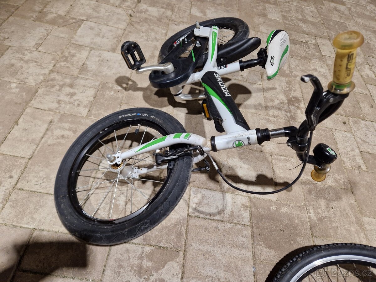 Prodám dětské kolo ŠKODA (16 palců) + kolečka - 7