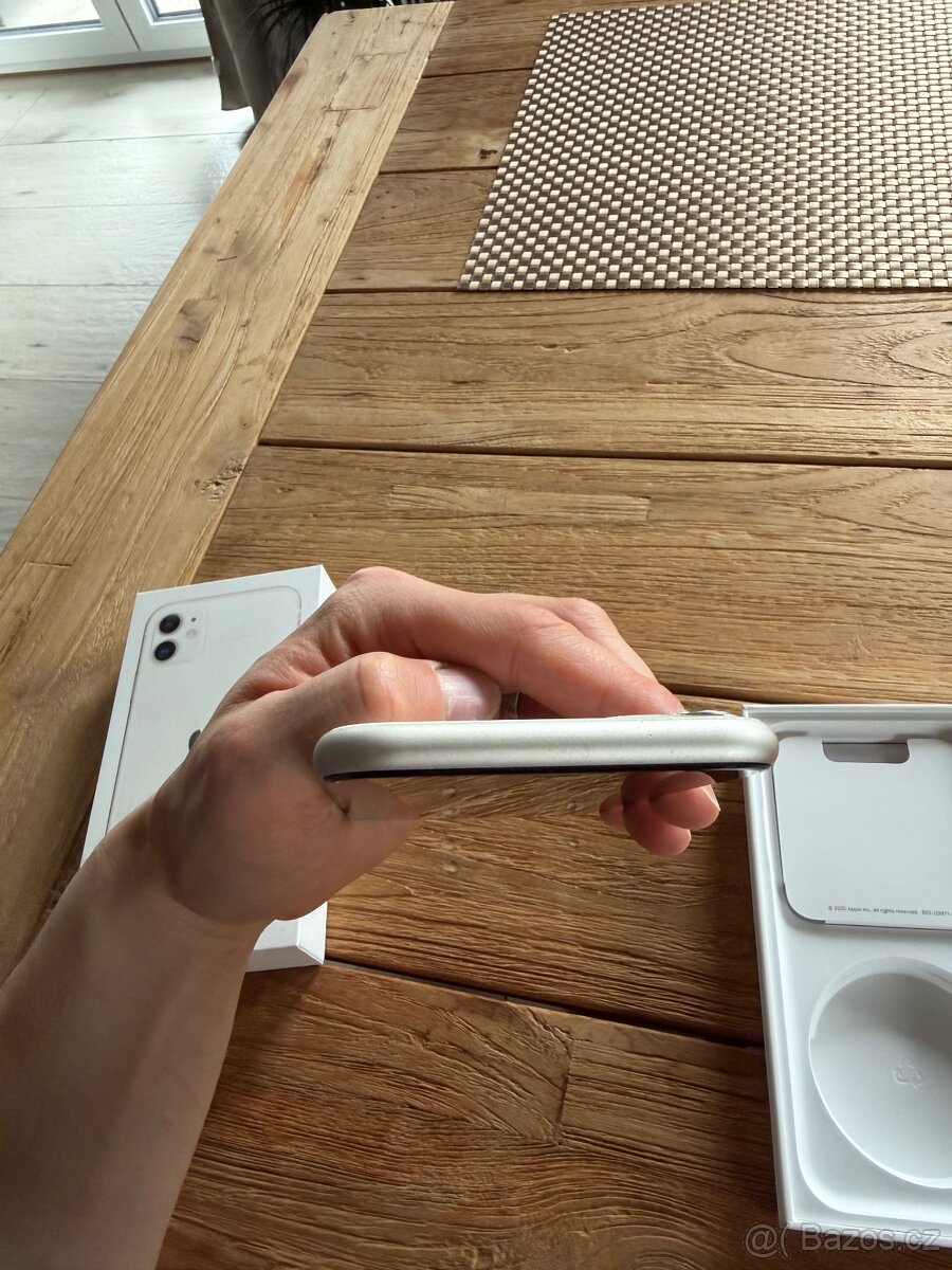 Apple iphone 11 bílý 64gb - 7