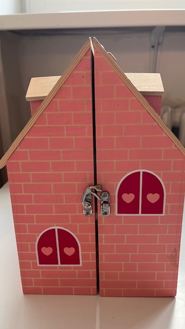 Dřevěný domeček pro panenky - 7