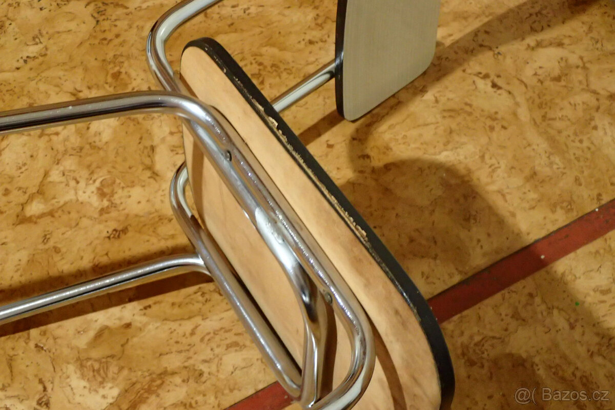 Bílá umakartová židle - 7