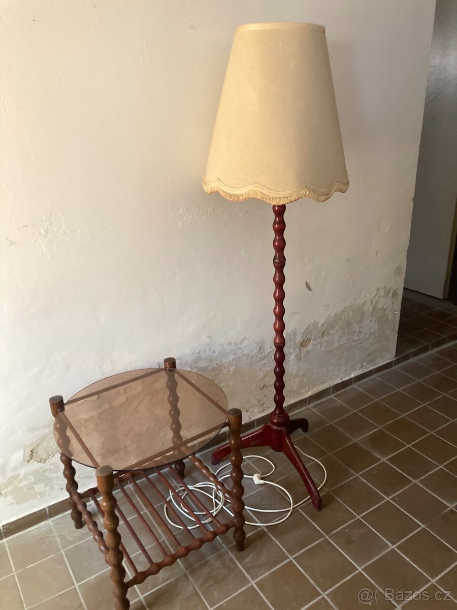 Stolek s lampou - 7