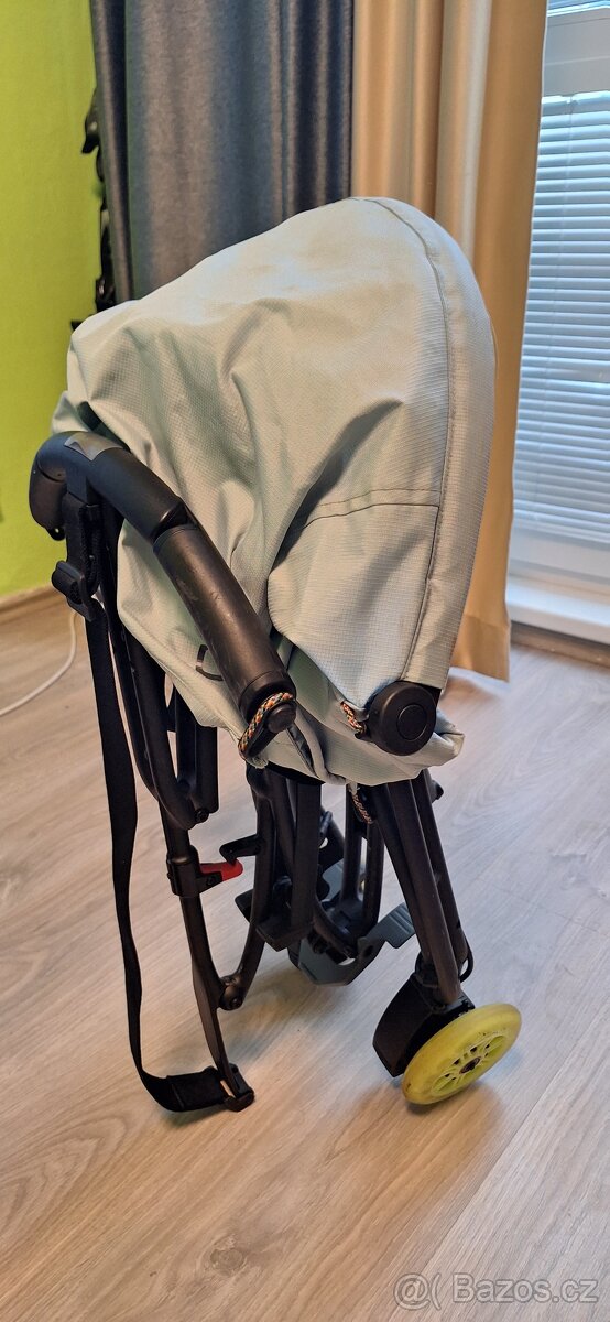Skládací cestovní kočárek - 7