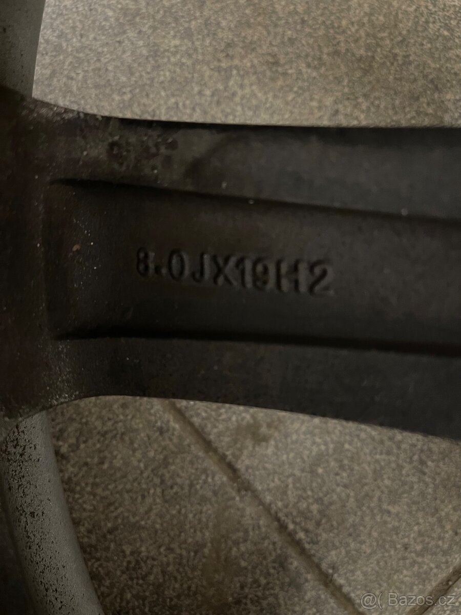 Zimní alu 225/40R19 - 7