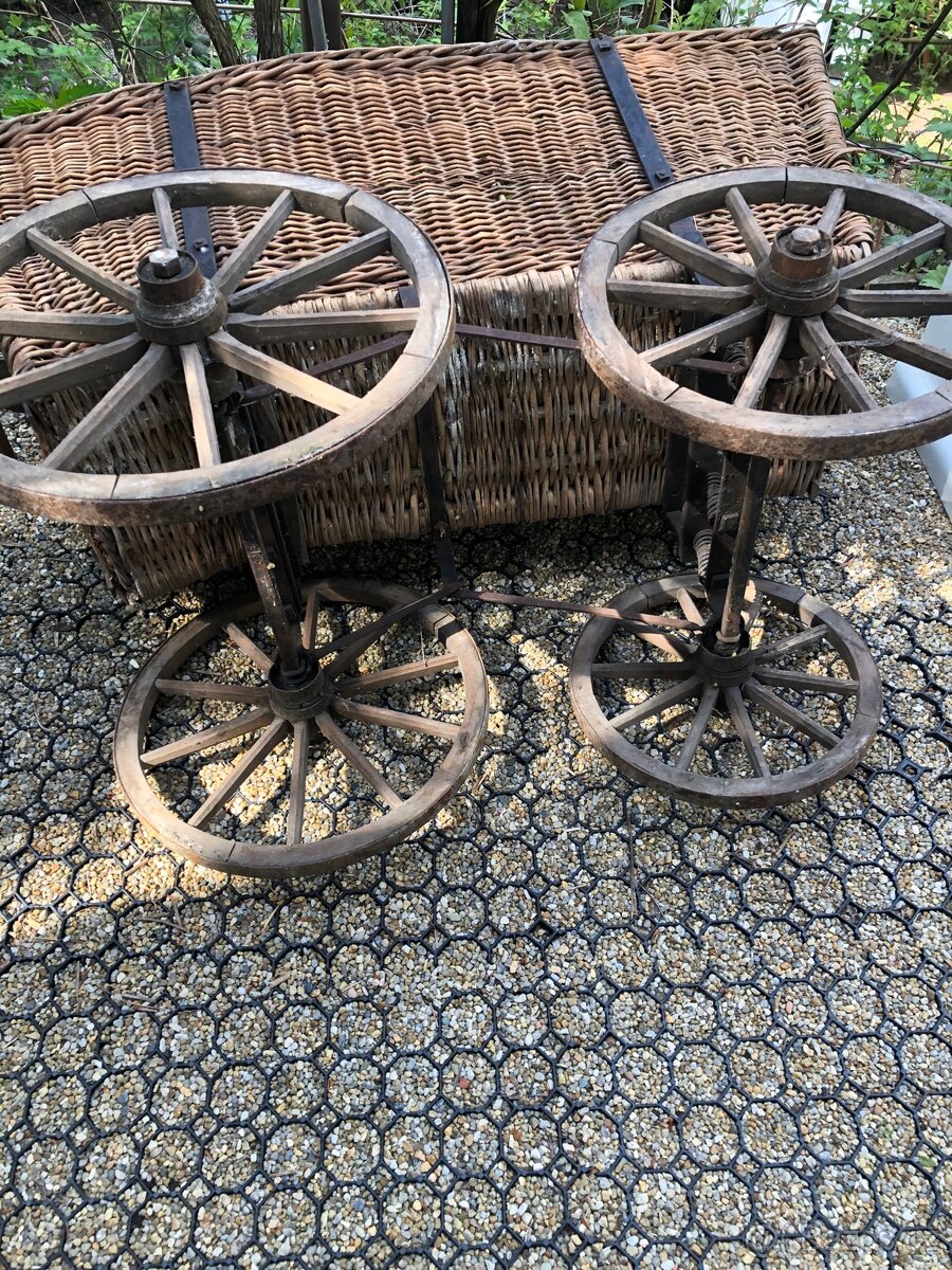 Nádherný Starožitný kočár - 7