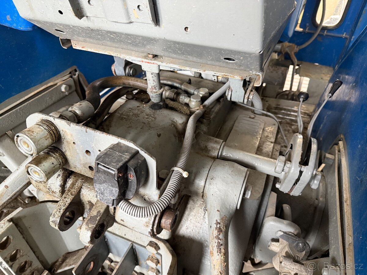 Víko hydrauliky - 7