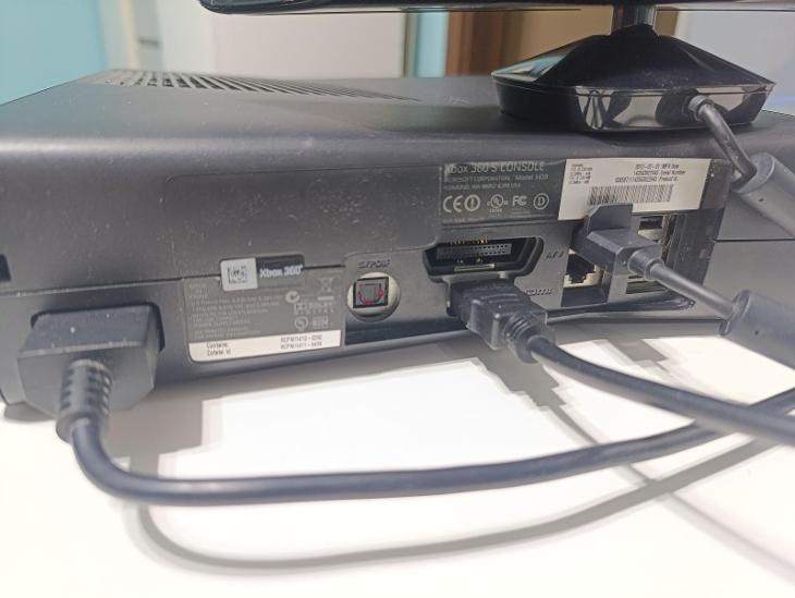 Xbox 360S 250Gb + Kinect + hry - 7