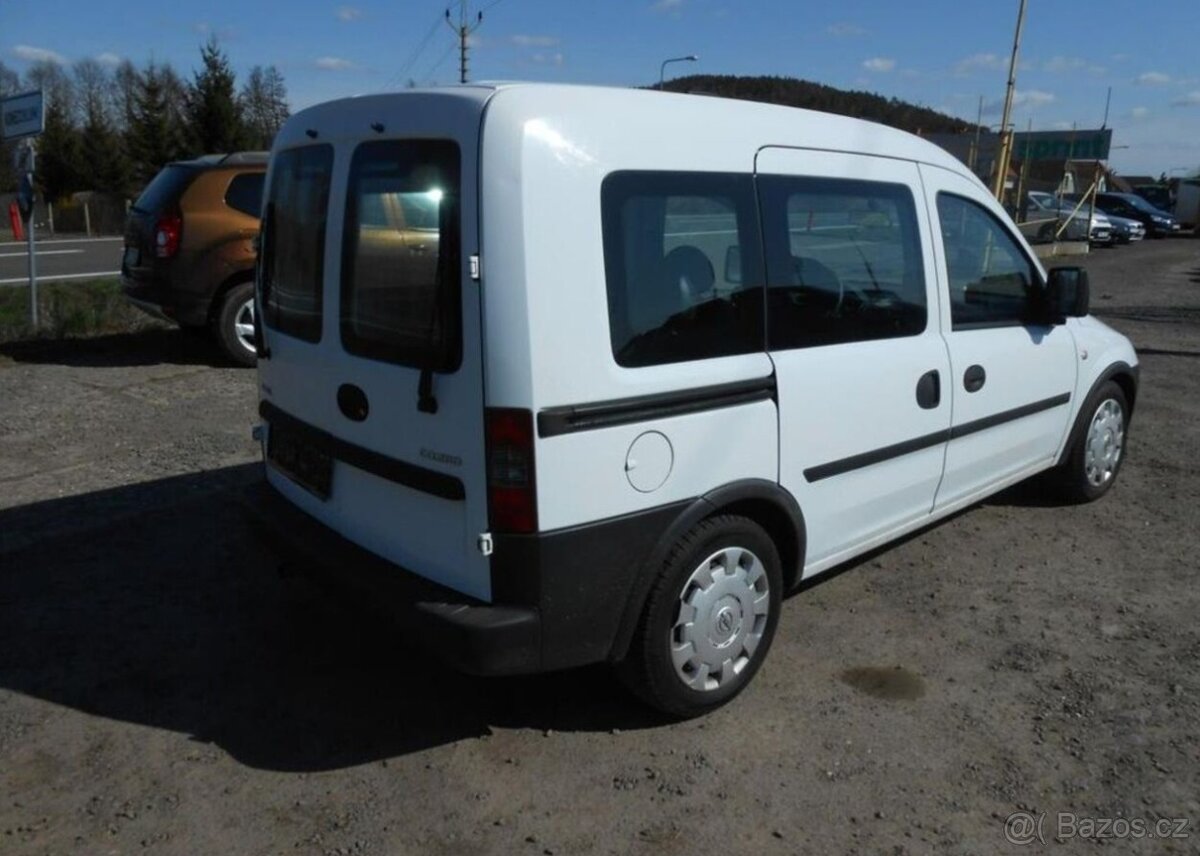 Opel Combo 1,4 66 kW Historie benzín - 7