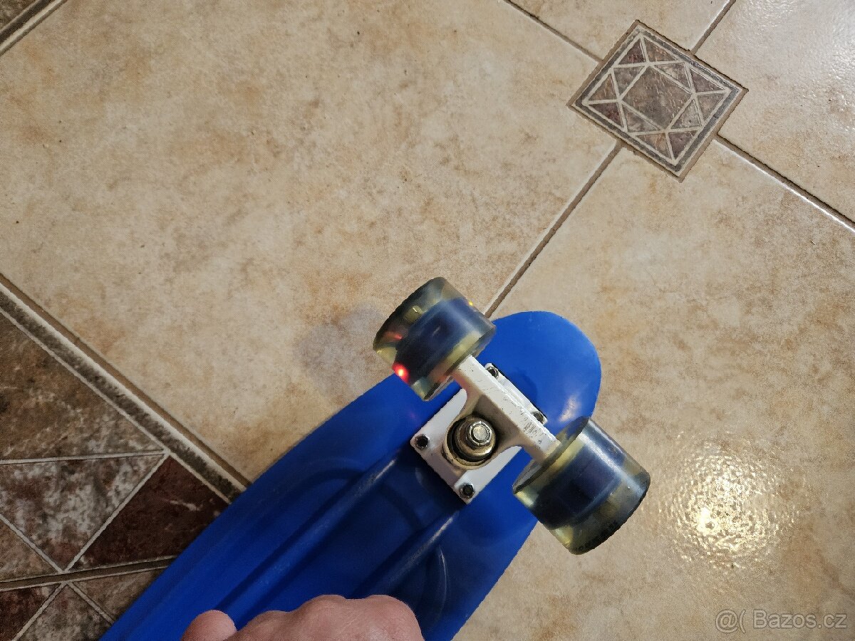 skateboard ,skejt , pennyboard Moove mírně jetý - 7