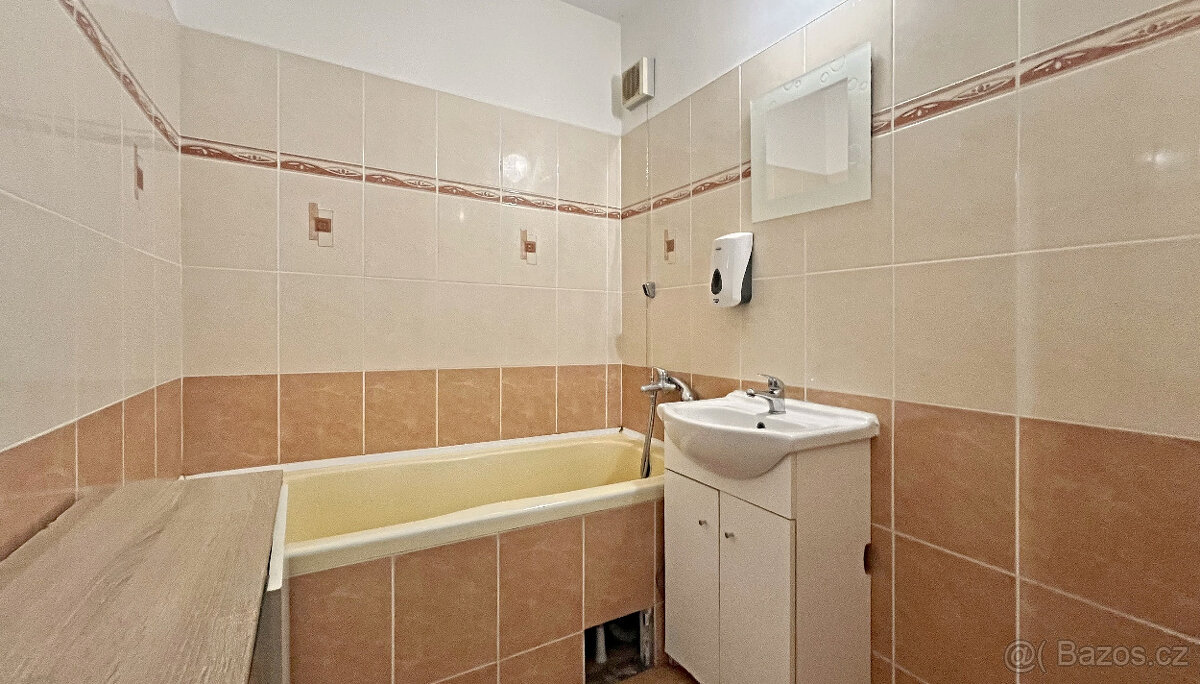 Pronájem, byt 2+1, 56 m2, Liberec, Kunratická - 7