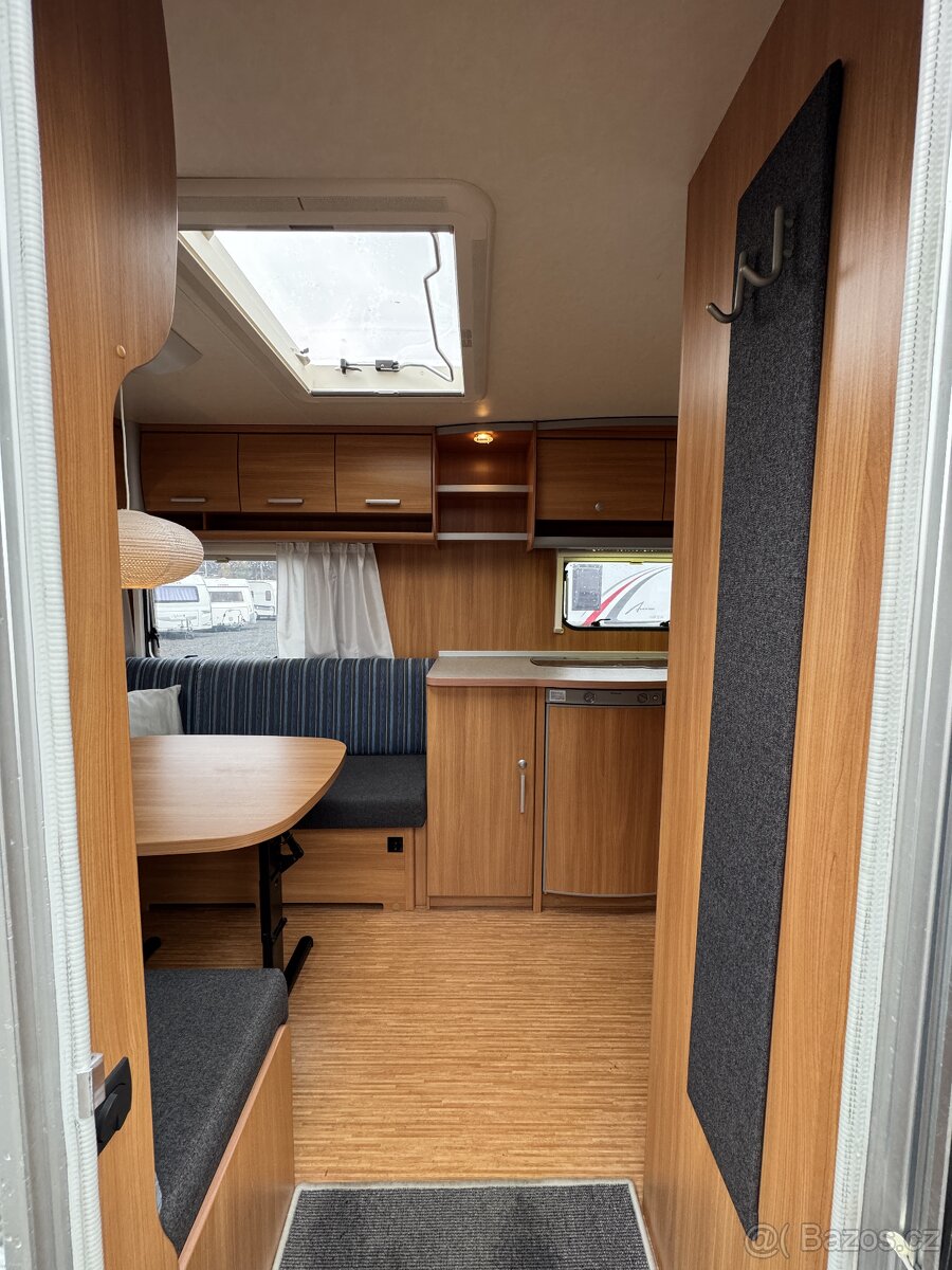 Knaus Sport 500 ~ Francouzská postel - 7