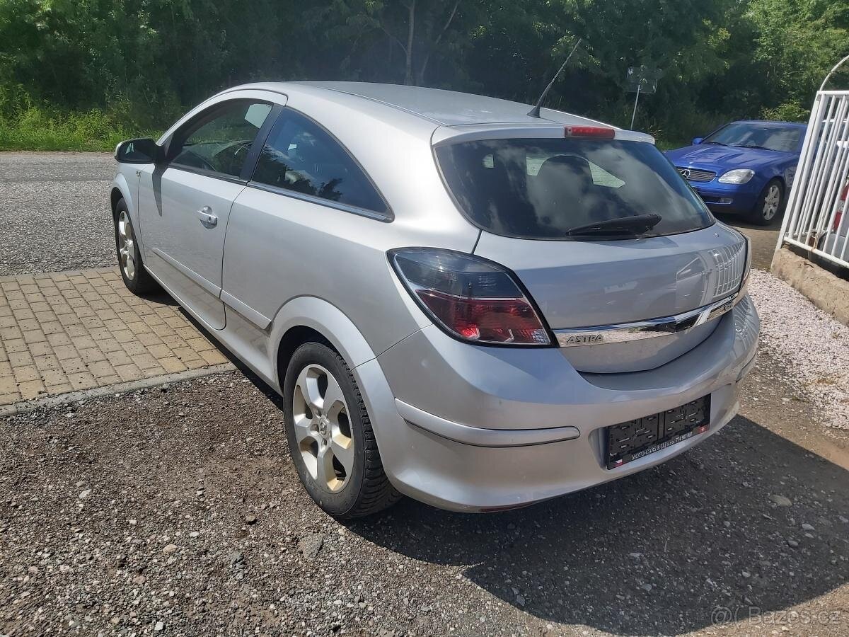 Opel Astra H 1.8i - 7