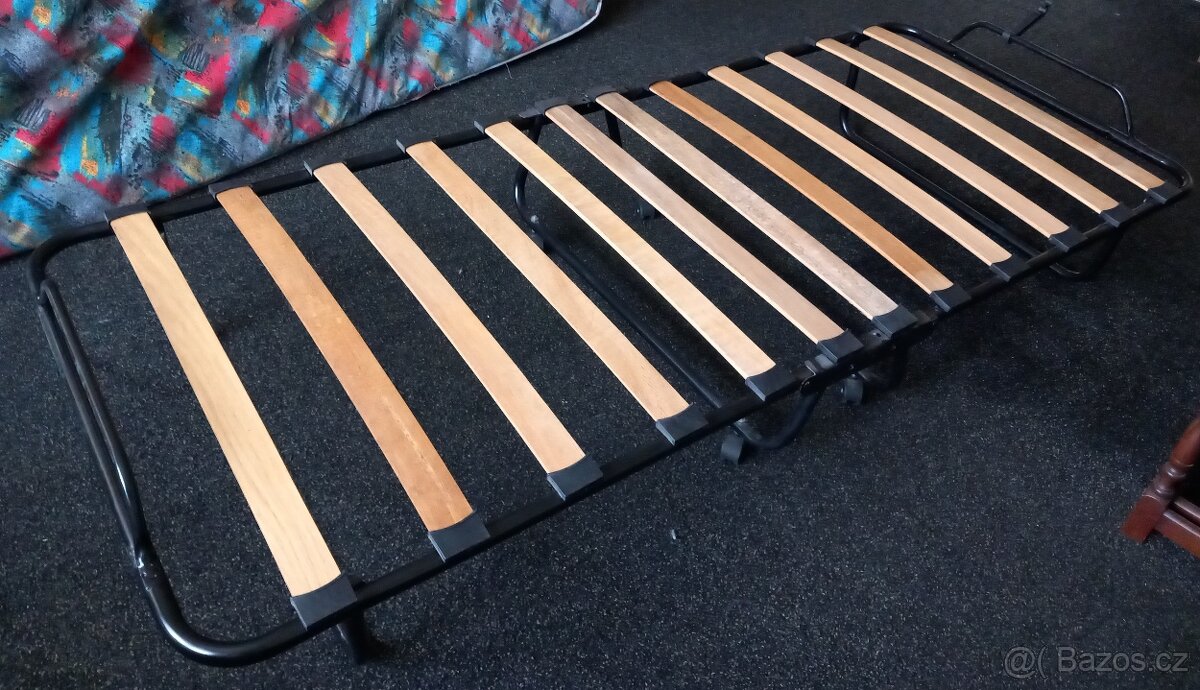 Židle, stůl,dětské židličky,rozkládací postel - 7