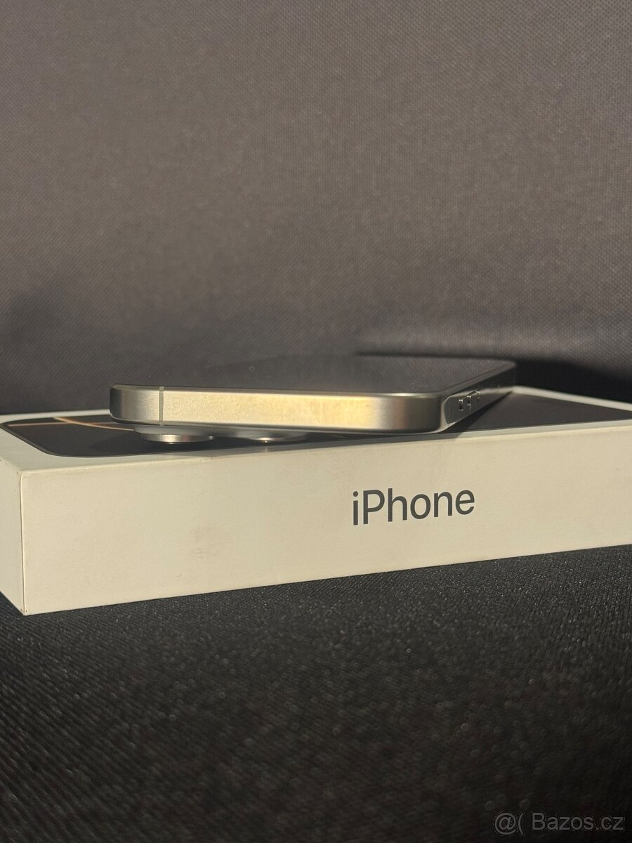 iPhone 16 Pro 128 GB Přírodní titan - 7