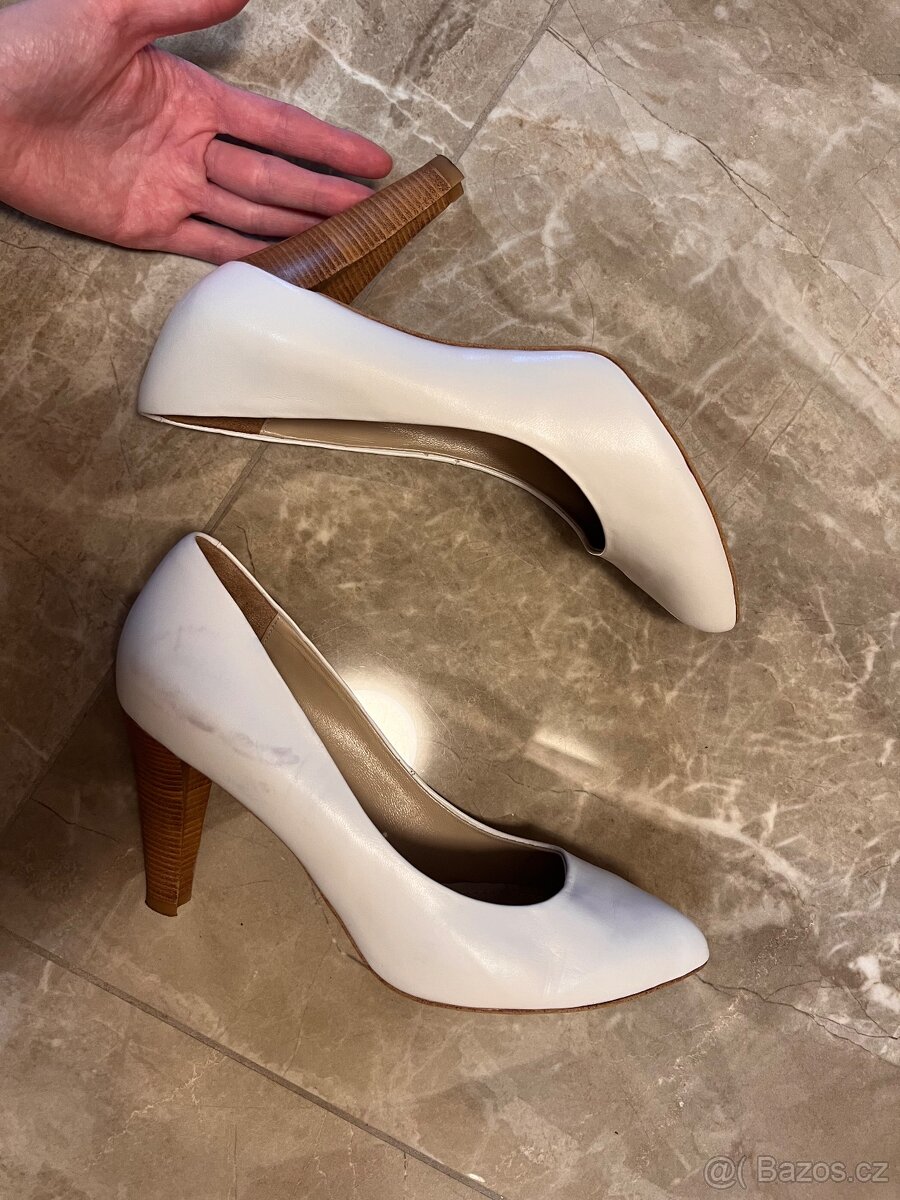 Bílé kožené lodičky, velikost 39 - 7