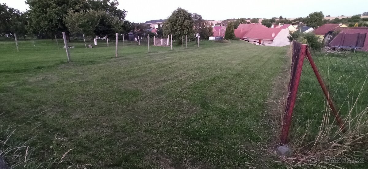 Prodám stavební pozemek v obci Lutopecny. - 7