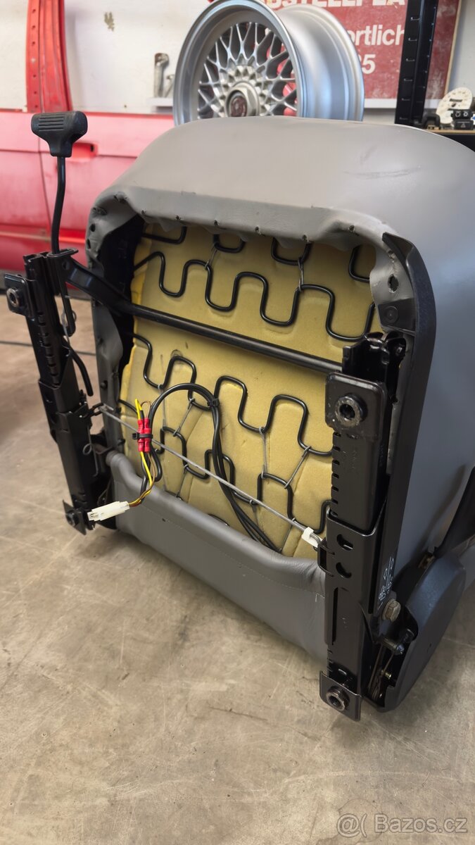 BMW e30 Touring interiér - 7